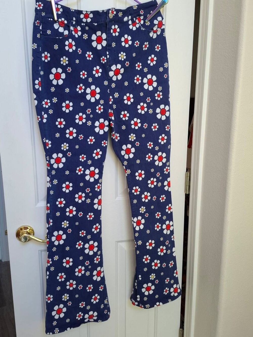 EUC - ModCloth Flower Power Jeans sz 16